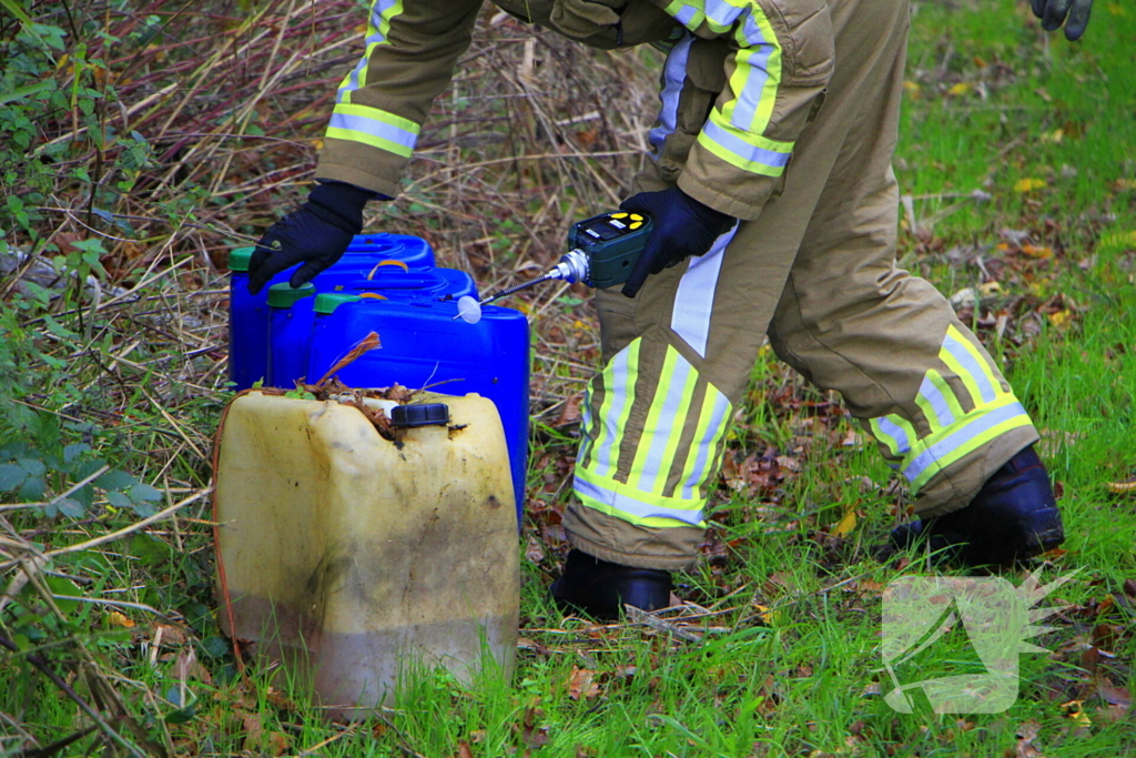 Vier vaten met chemisch afval aangetroffen