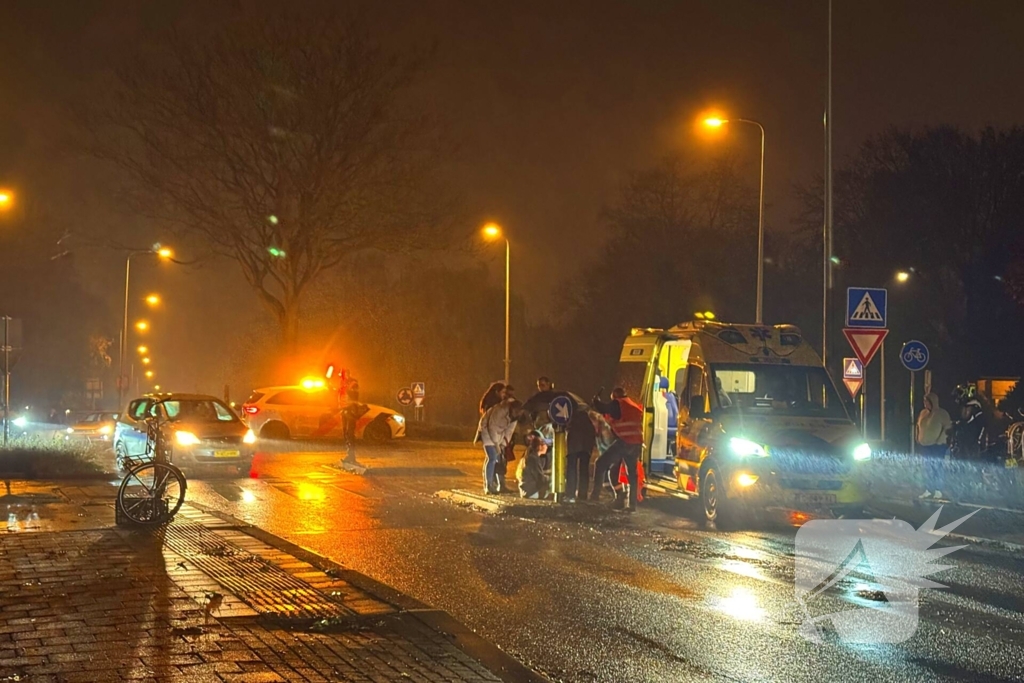 Barst in autoruit na botsing met fietser