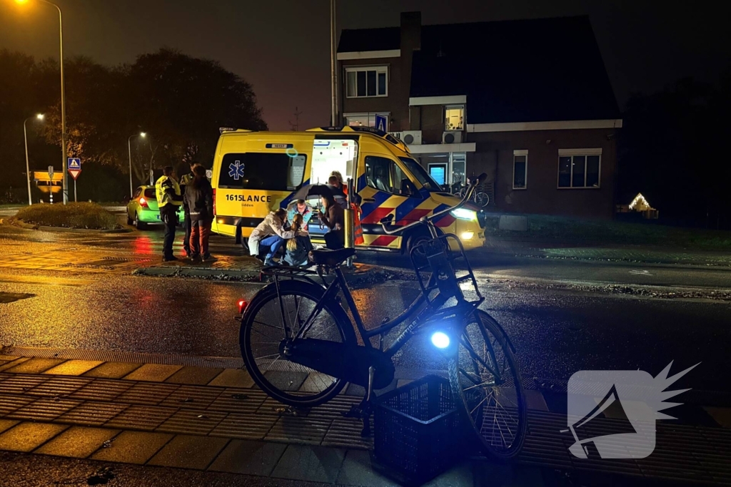 Barst in autoruit na botsing met fietser