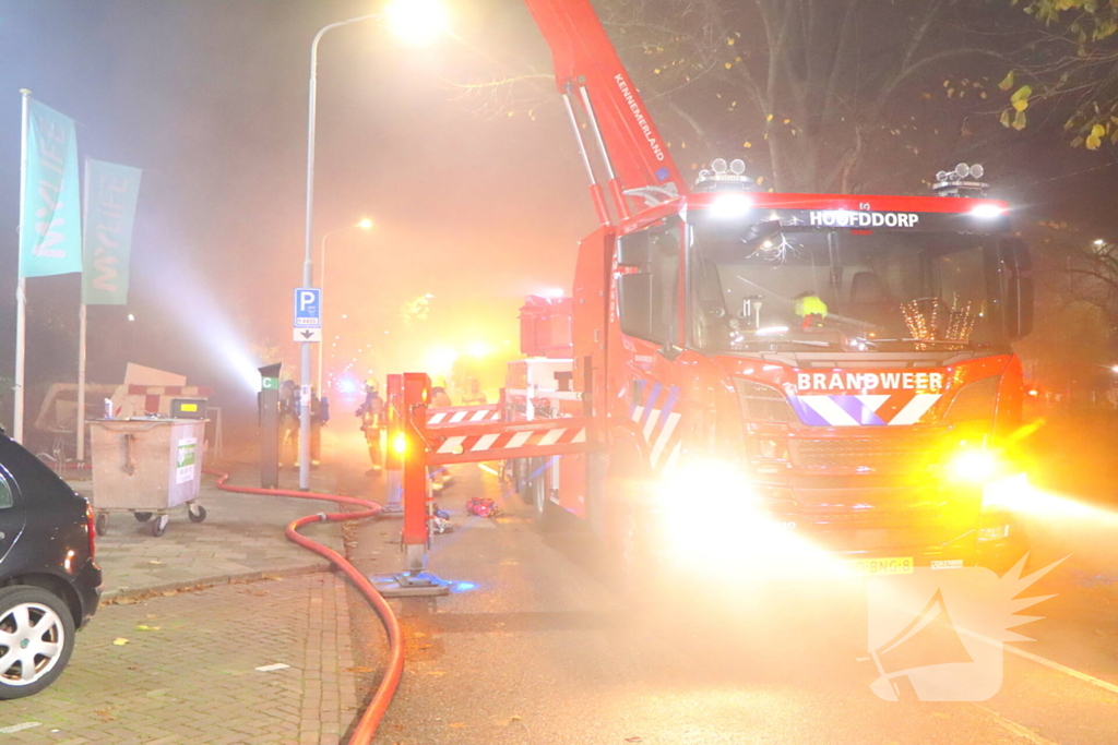 Grote brand in Sports Company, hotel ontruimd