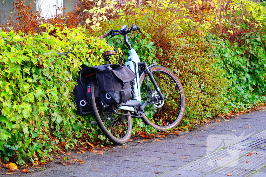 Fietser gewond bij botsing met personenauto