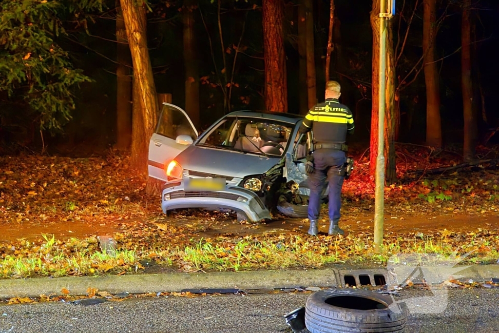 Drie auto's fiks beschadigd bij ongeval