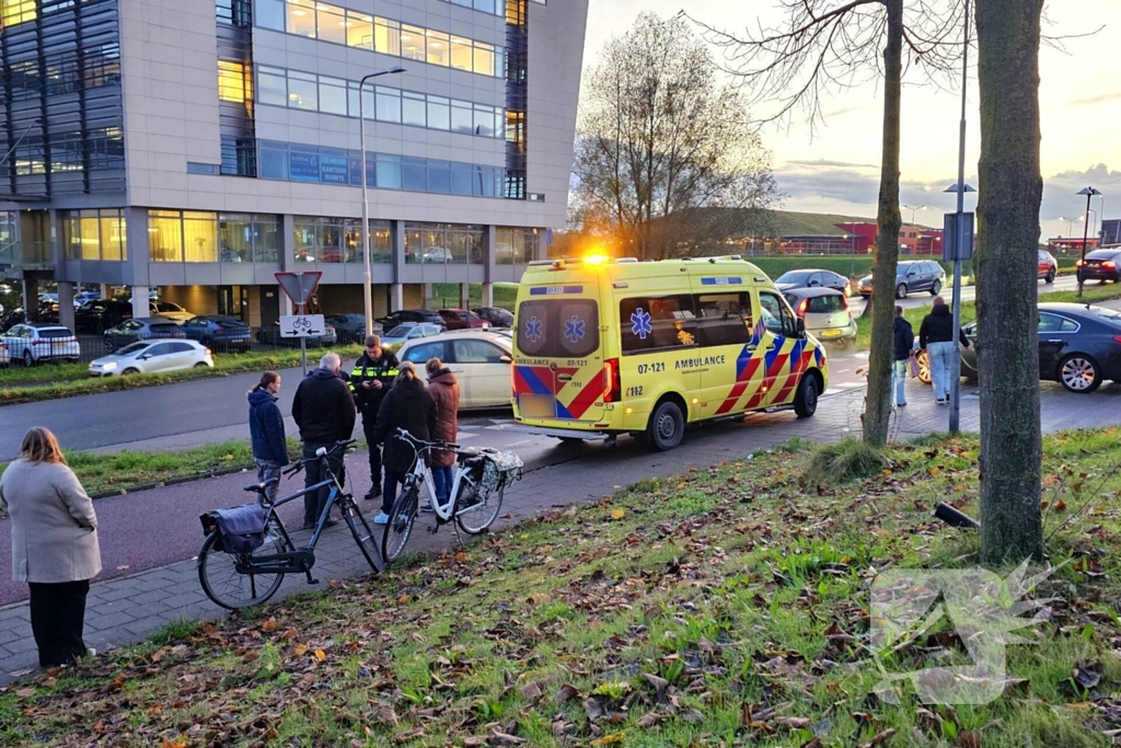 Fietser gewond bij aanrijding met personenauto