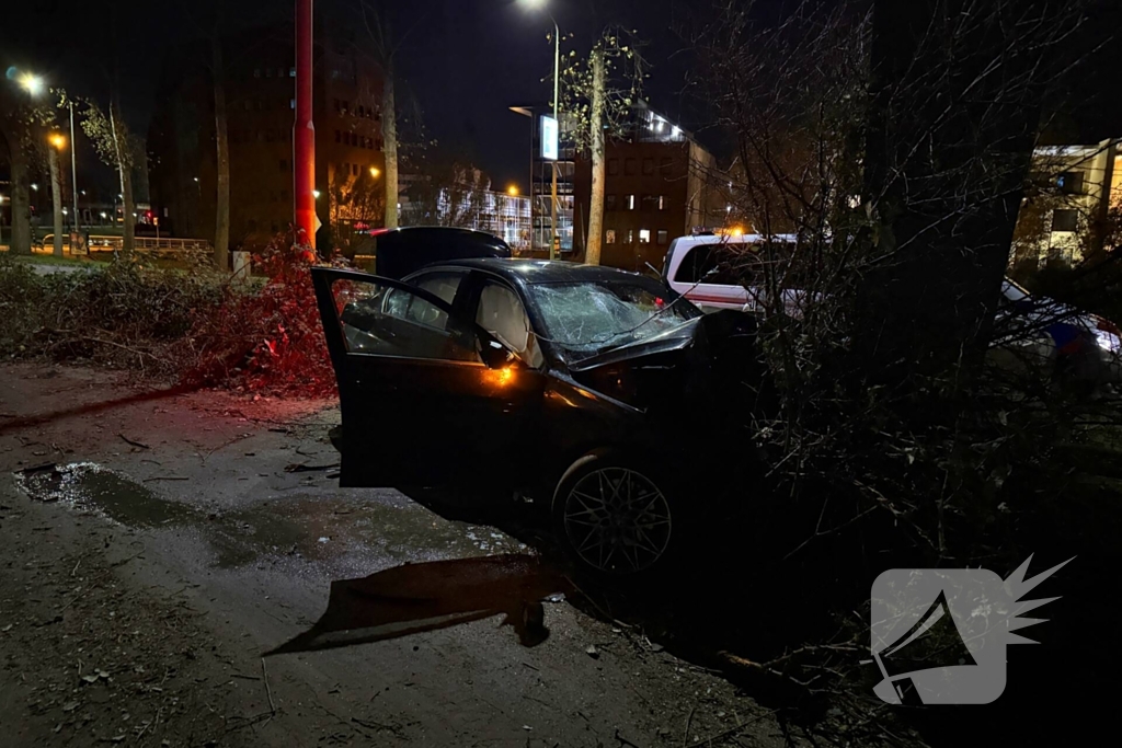 Automobilist slaat op de vlucht na botsing