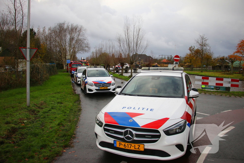 Brandweer groots ingezet voor uitslaande brand in kwekerij