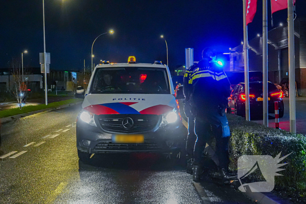 Afslaande automobilist ziet fietser over het hoofd