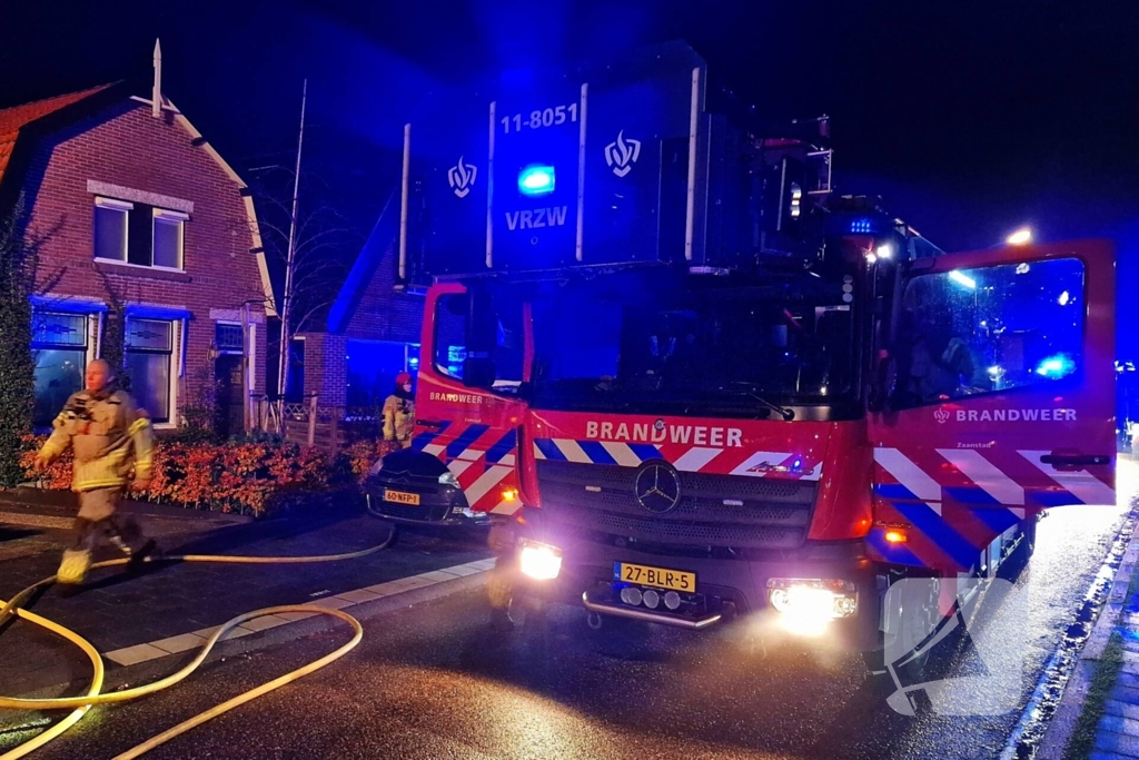 Oudere bewoner verlaat optijd brandende woning