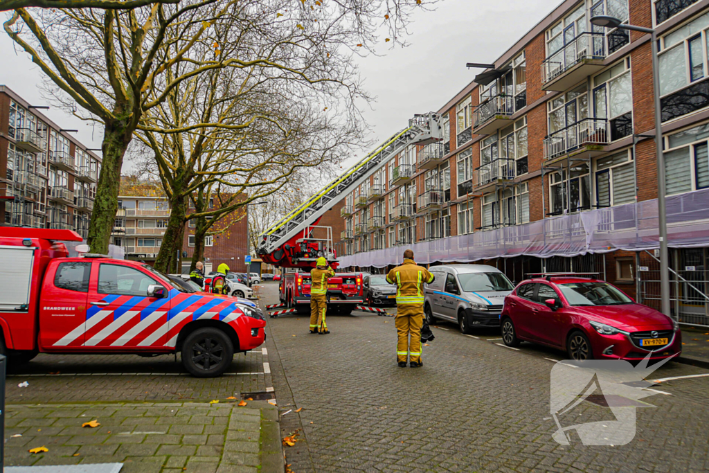 Brandweer onderzoekt benzine lucht en treft lekkende scooter aan