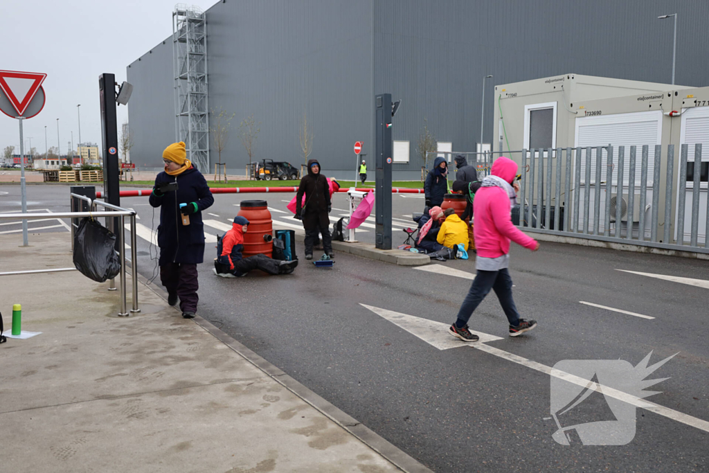 Distributiecentrum geblokkeerd door demonstranten