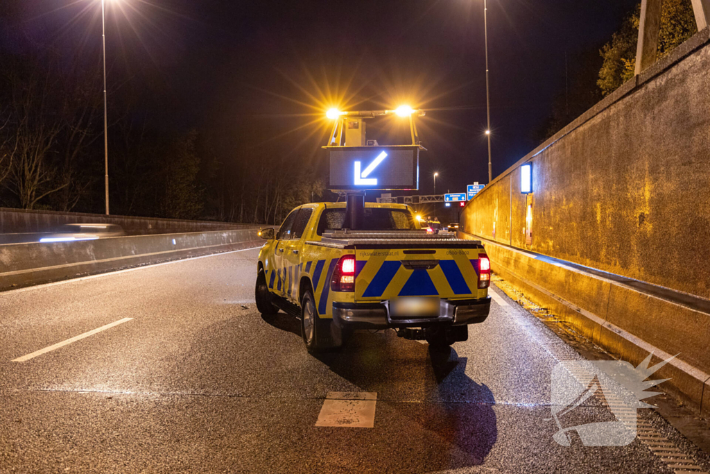 Ongeval met voertuig Rijkswaterstaat tijdens afsluiten