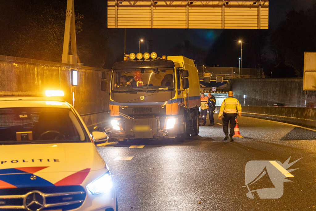 Ongeval met voertuig Rijkswaterstaat tijdens afsluiten