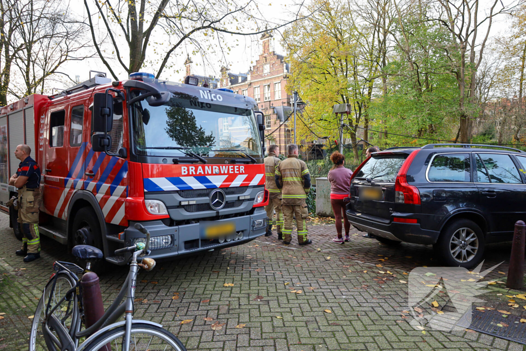 Woonboot dreigt te zinken