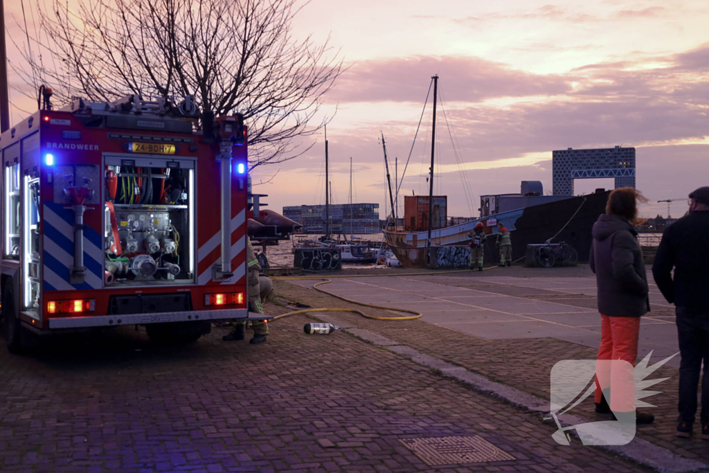 Zeilboot verwoest door brand