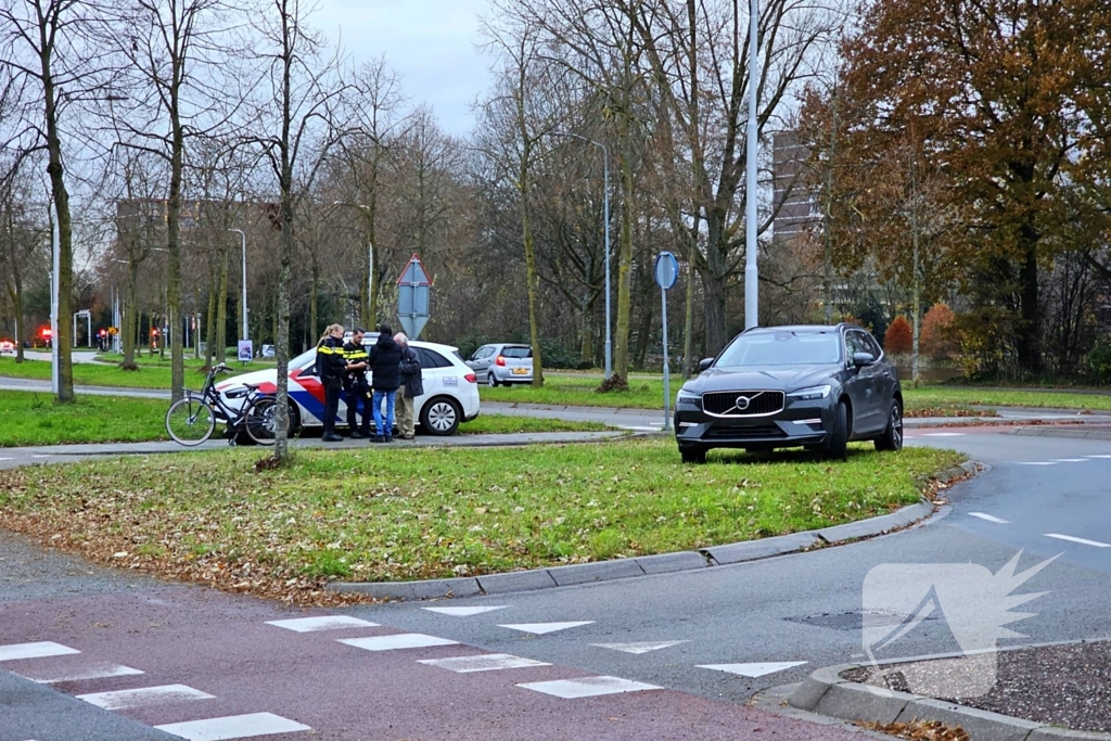 Fietser aangereden op rotonde