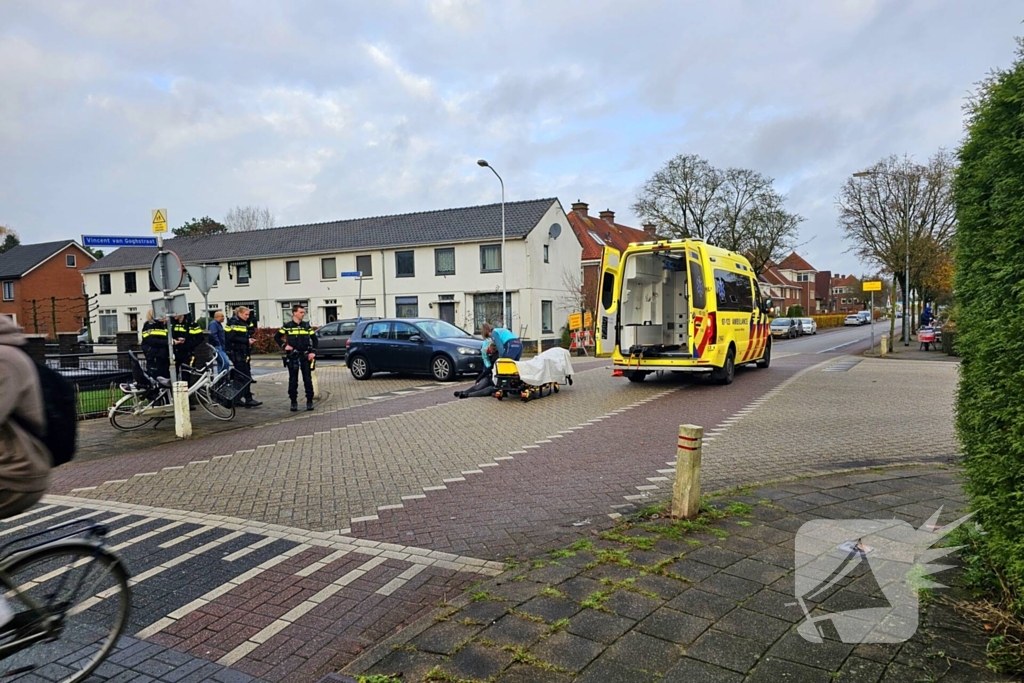 Fietsster gewond bij botsing met auto