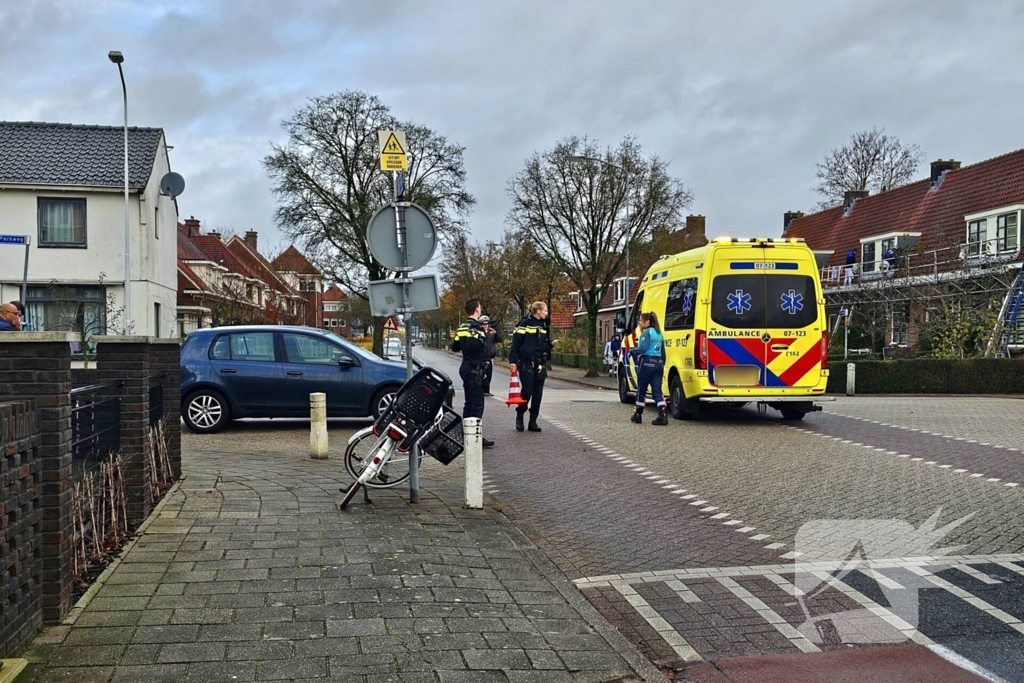 Fietsster gewond bij botsing met auto