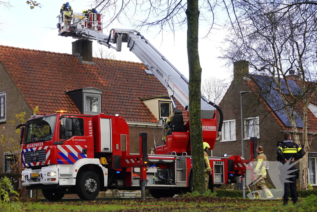 Schade aan woning beperkt na schoorsteenbrand