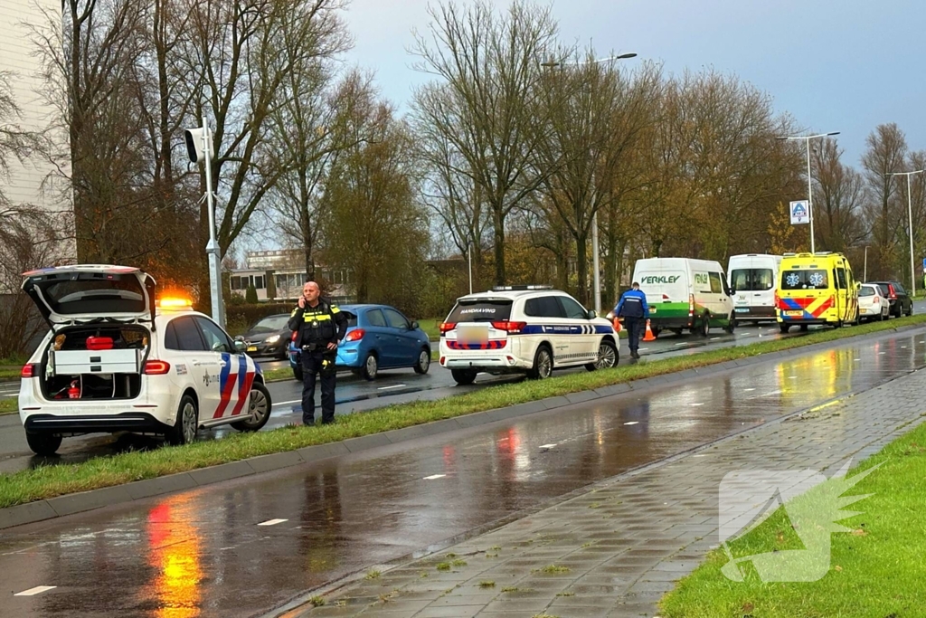 Auto's beschadigd na kop-staartbotsing