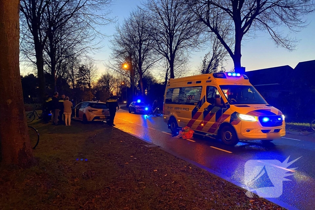 Fietser ernstig gewond bij botsing met auto