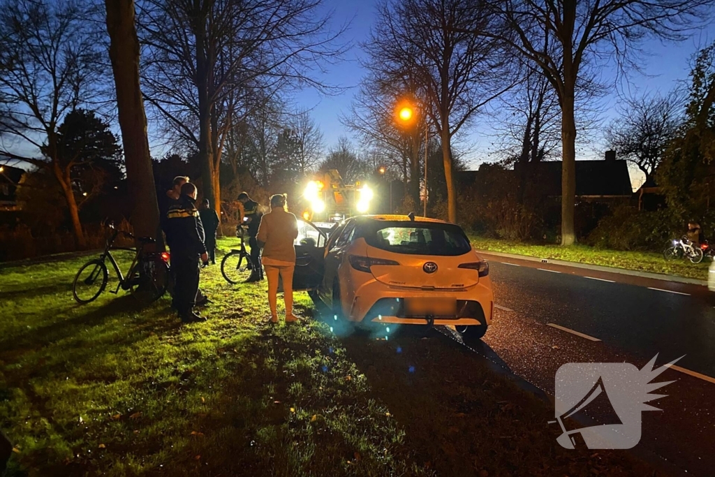 Fietser ernstig gewond bij botsing met auto