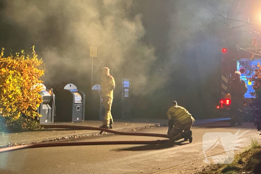 Veel rookontwikkeling bij brand in ondergrondse container