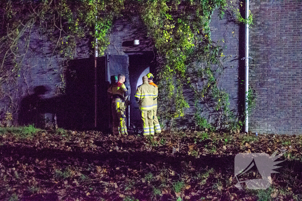 Supermarkt ontruimd en vol rook door brand