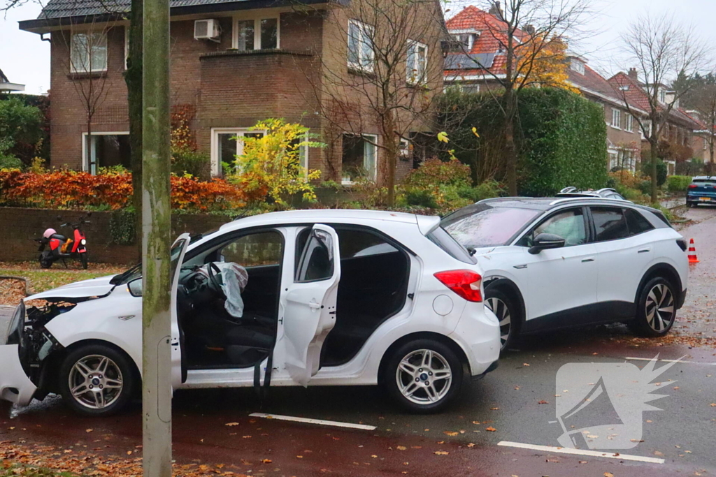 Flinke schade bij ongeval op kruising