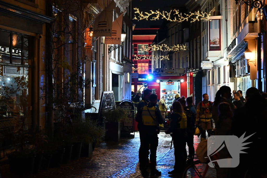 Keukenbrand in hamburgerrestaurant