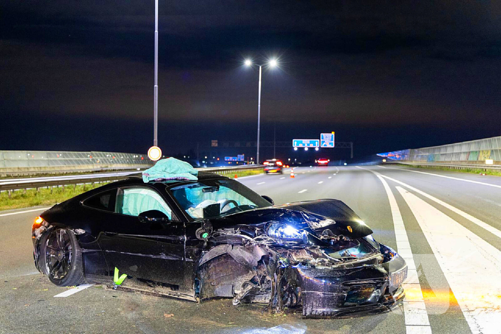 Peperdure bolide met prijskaart van 220 000 crasht