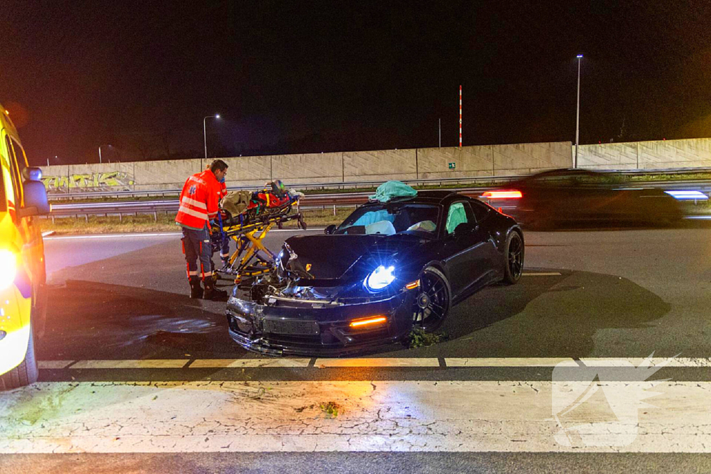 Peperdure bolide met prijskaart van 220 000 crasht