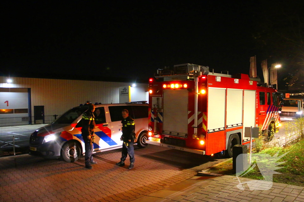 Brandweer doet onderzoek naar chemische lucht in zorgcentrum