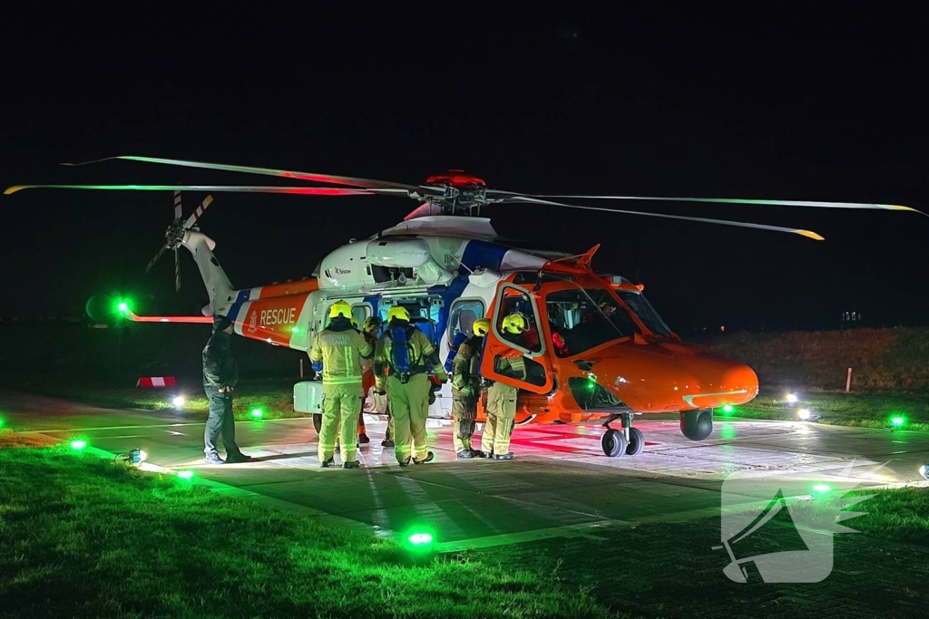 Kustwacht helikopter evacueerd patiënt van cruiseschip