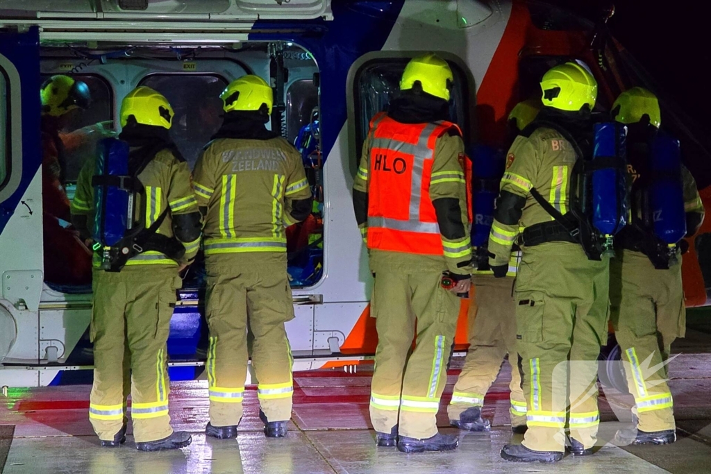 Kustwacht helikopter evacueerd patiënt van cruiseschip