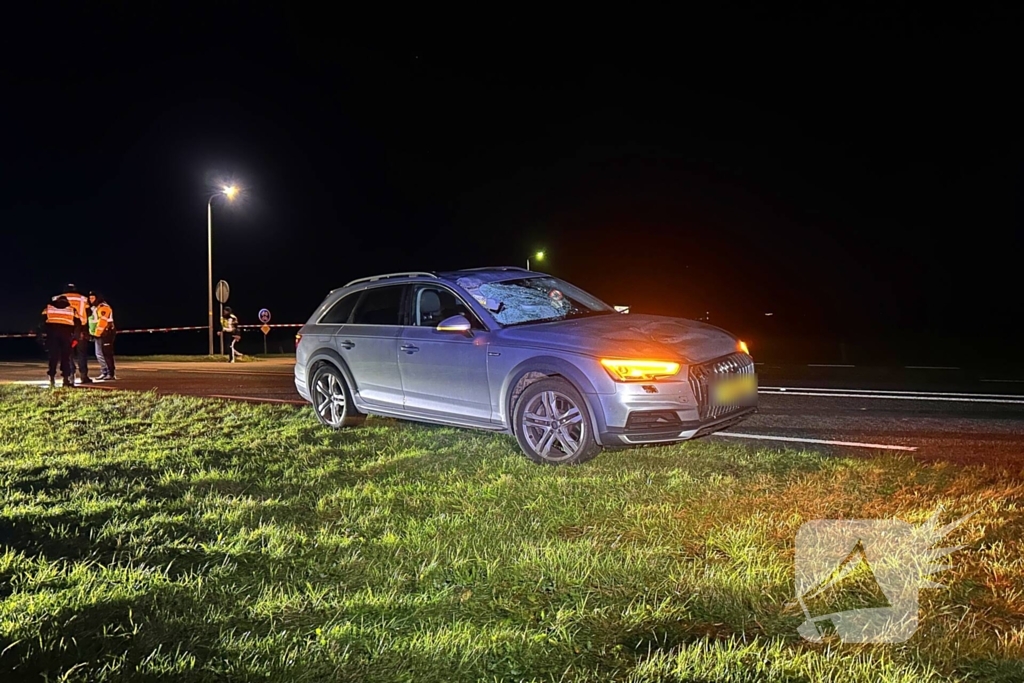 Persoon zwaargewond bij aanrijding met auto