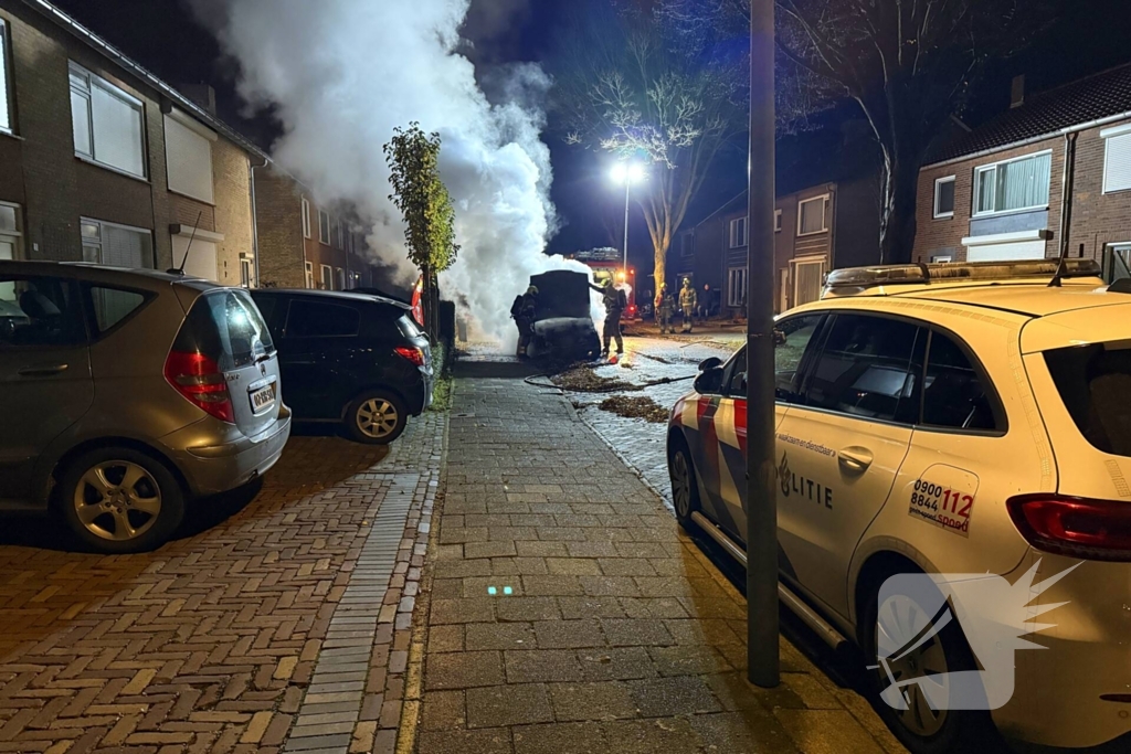 Personenwagen verwoest door brand