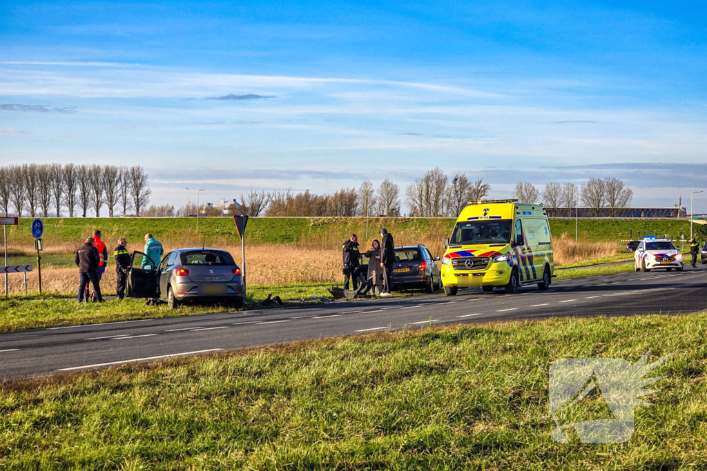 Toevallig passerende ambulance meldt frontale aanrijding