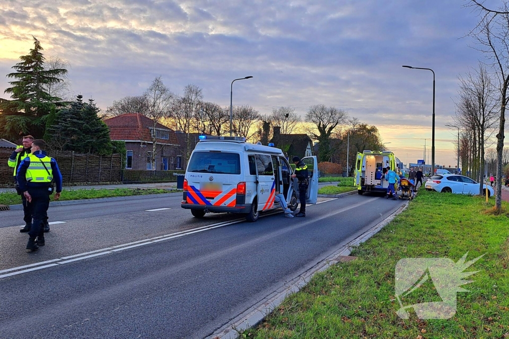 Voetganger zwaargewond bij aanrijding met personenauto