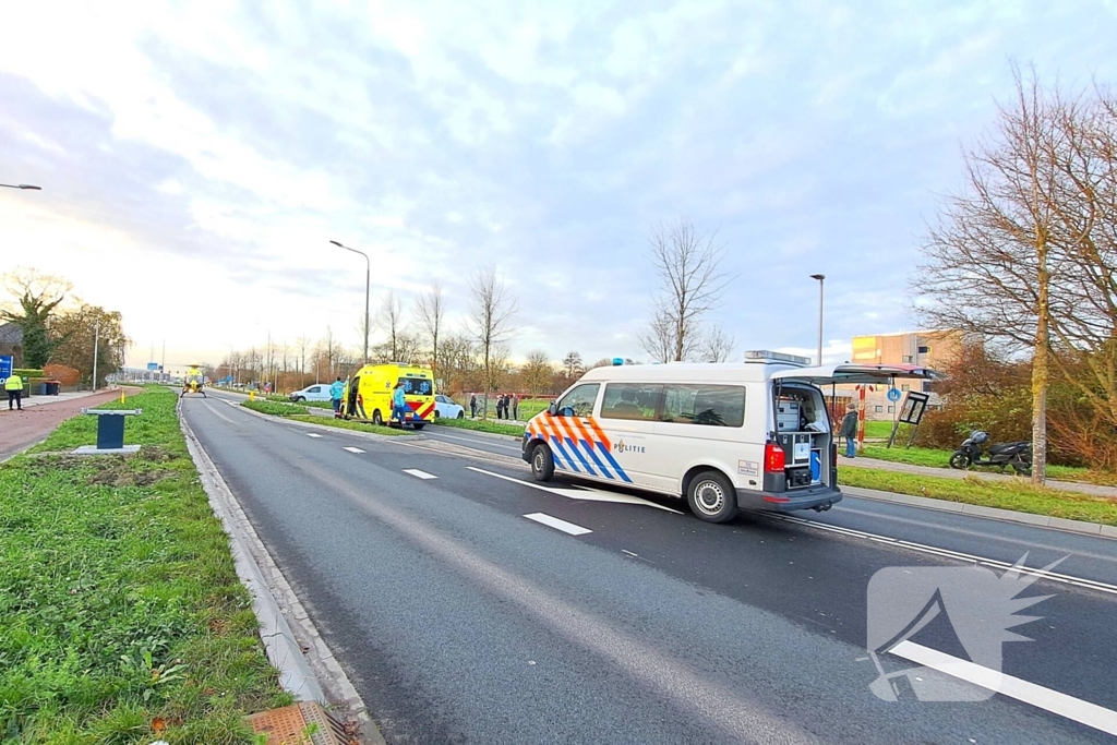 Voetganger zwaargewond bij aanrijding met personenauto