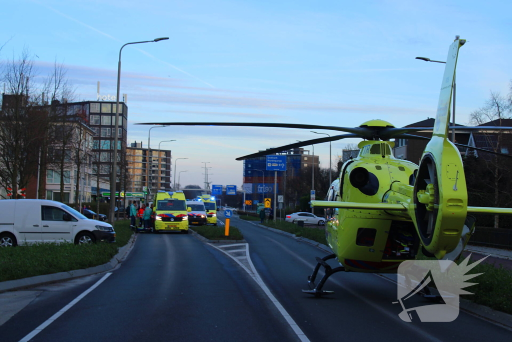 Voetganger zwaargewond bij aanrijding met personenauto