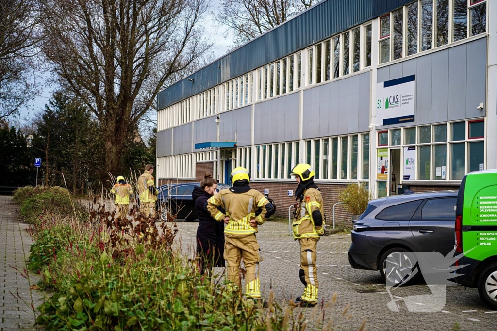 Brandweer doet onderzoek naar vreemde lucht