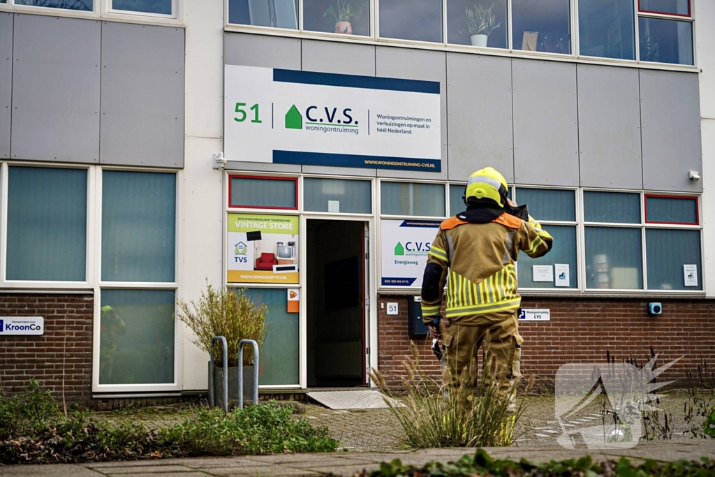 Brandweer doet onderzoek naar vreemde lucht