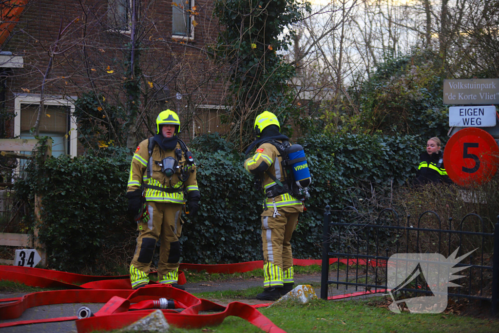 Gasflessen ontploft bij brand op tuindersvereniging