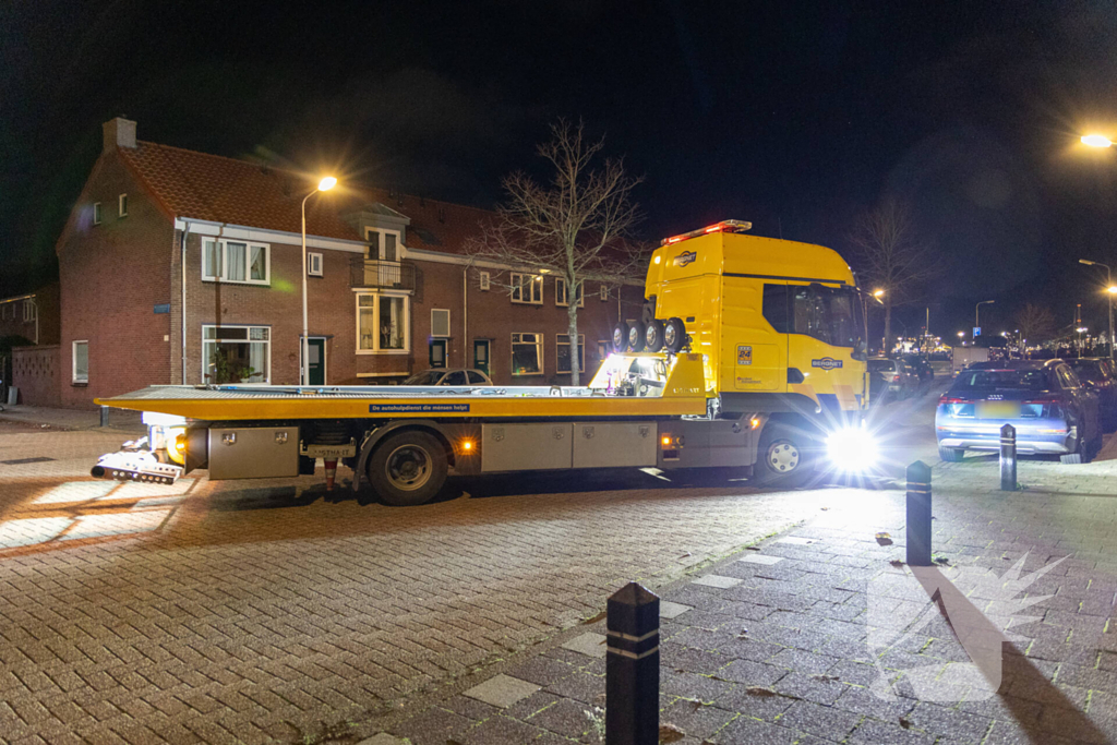 Motorrijder vlucht na aanrijdingen tijdens achtervolging