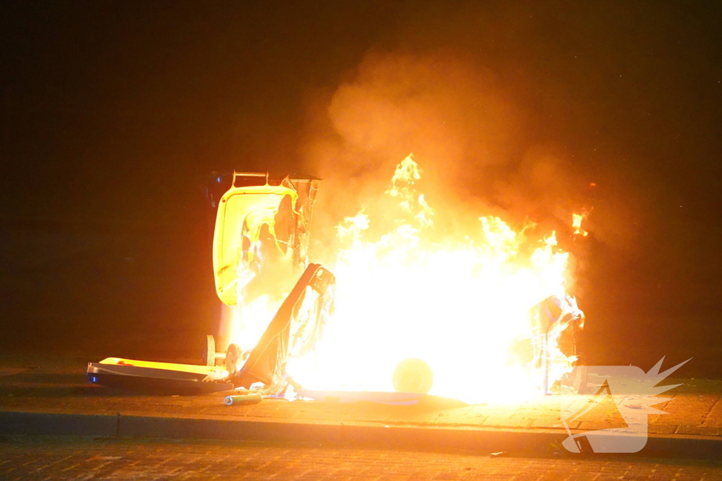 Opnieuw containers in brand gestoken