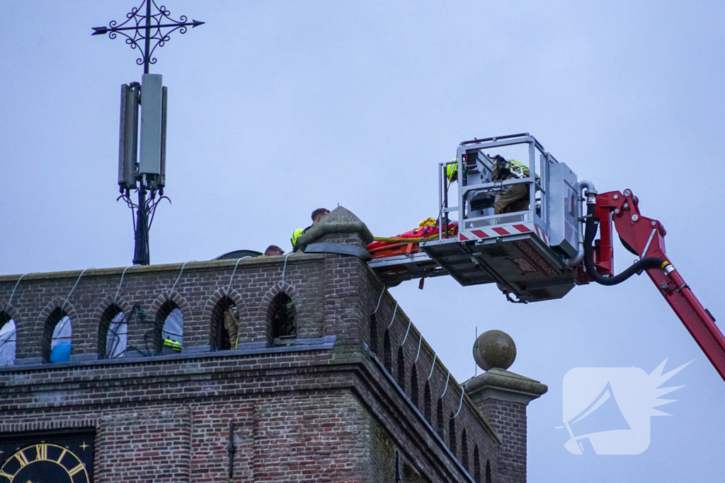 Hulpdiensten groots ingezet voor persoon die in kerktoren valt