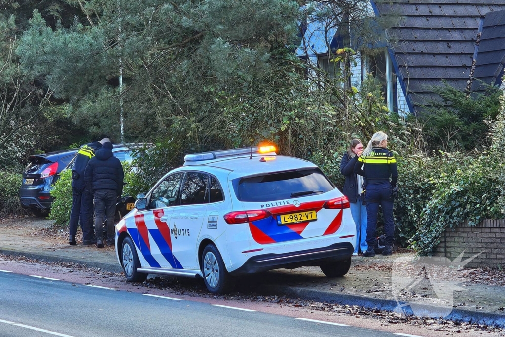 Politie rijdt scooterrijder klem tijdens achtervolging