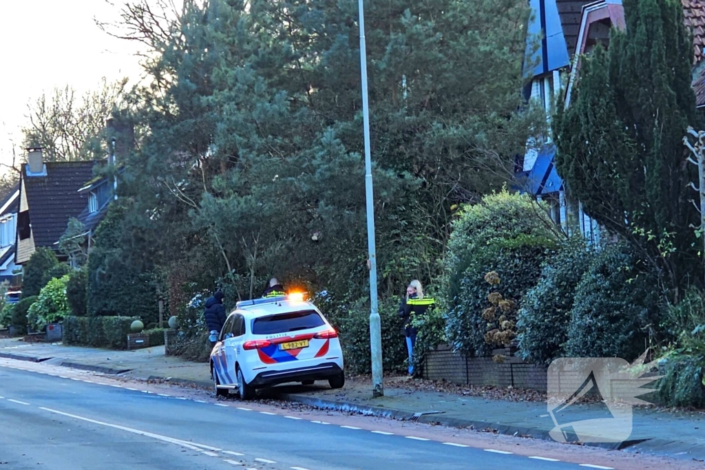 Politie rijdt scooterrijder klem tijdens achtervolging