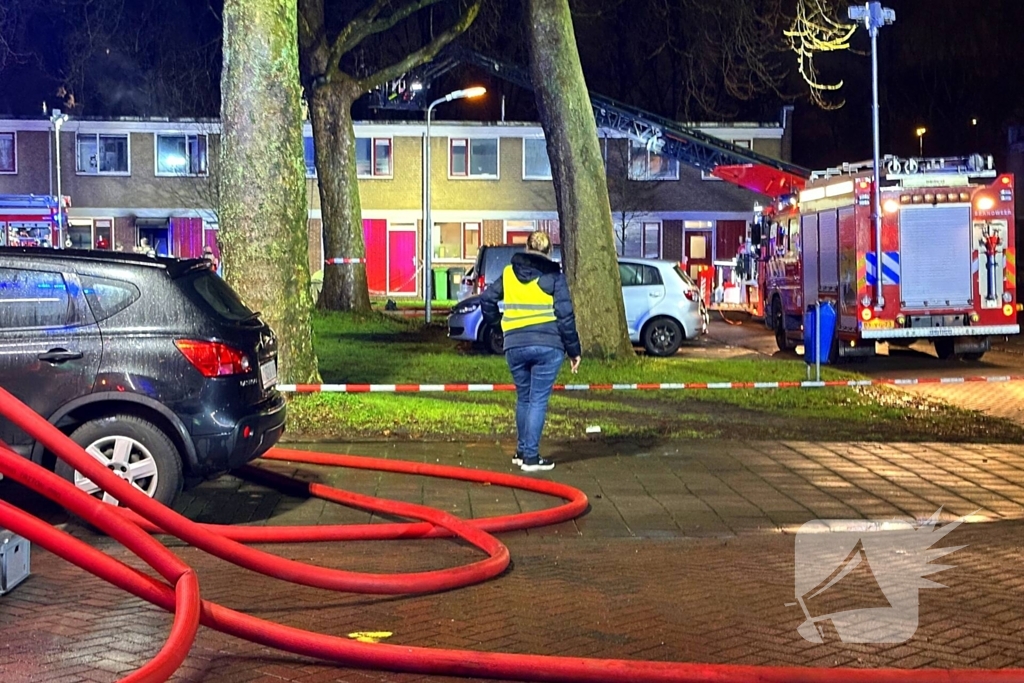 Persoon naar ziekenhuis door woningbrand