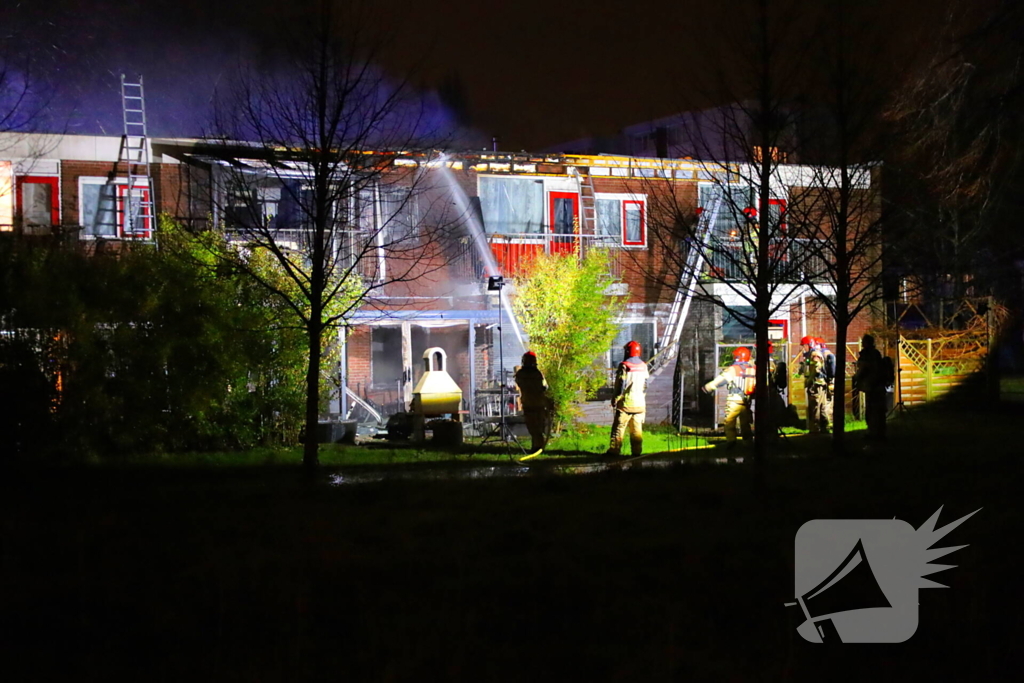 Persoon naar ziekenhuis door woningbrand