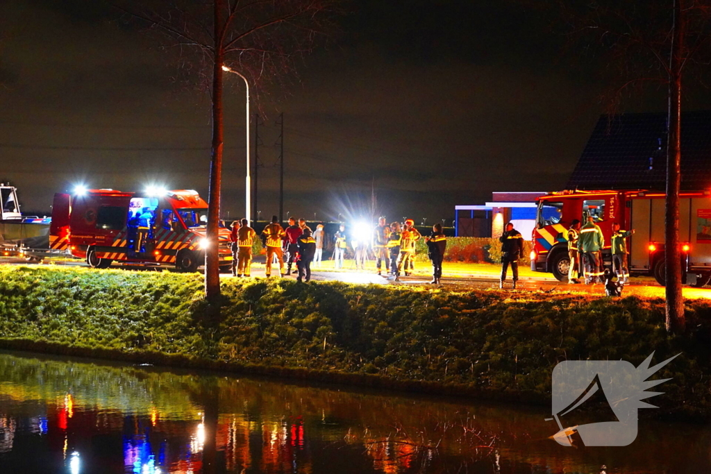 Twee inzittenden overleden nadat auto te water raakt